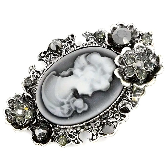 Women’s Lady Cameo Brooch Pin - Picture 3 of 4